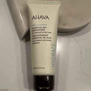 AHAVA Time to Hydrate Essential Day Moisturizer - Cream and Blue